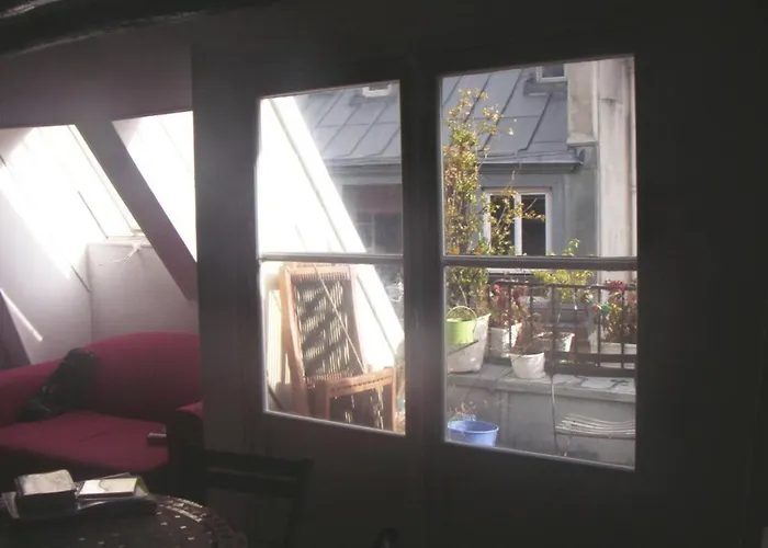 Appartement Dans Le Marais Avec Terrasse